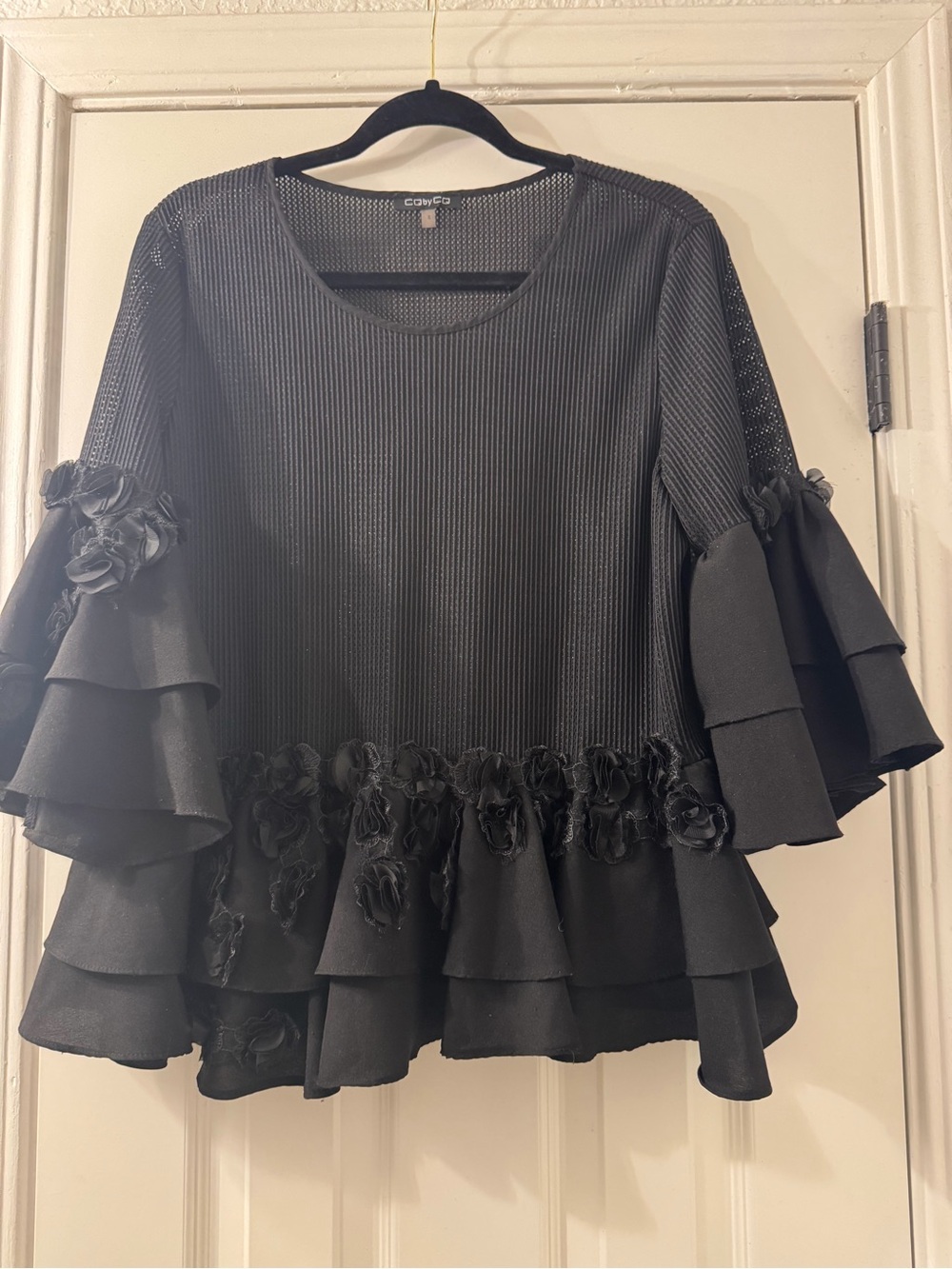 Cowlio Black Ruffle-Sleeve Peplum Tunic